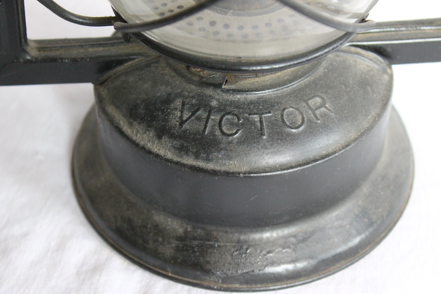 Antique Dietz Victor Kerosene Lantern – 1910–1939, Original Fitzall Globe, 13.5" Tall