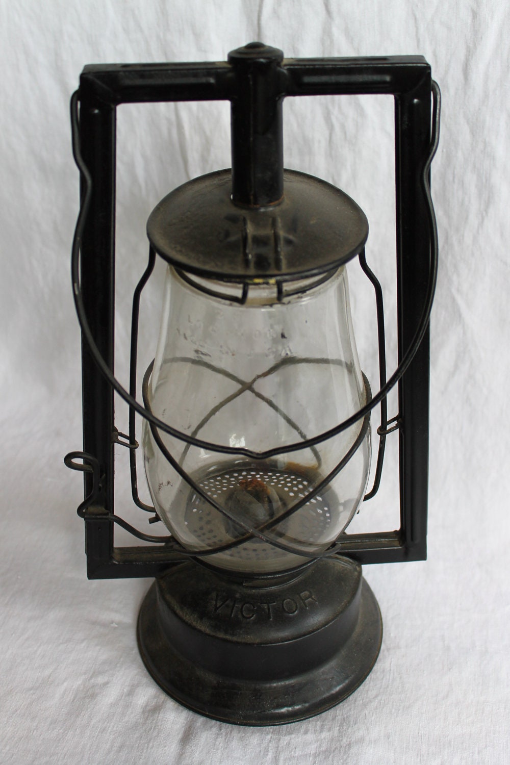Antique Dietz Victor Kerosene Lantern – 1910–1939, Original Fitzall Globe, 13.5" Tall