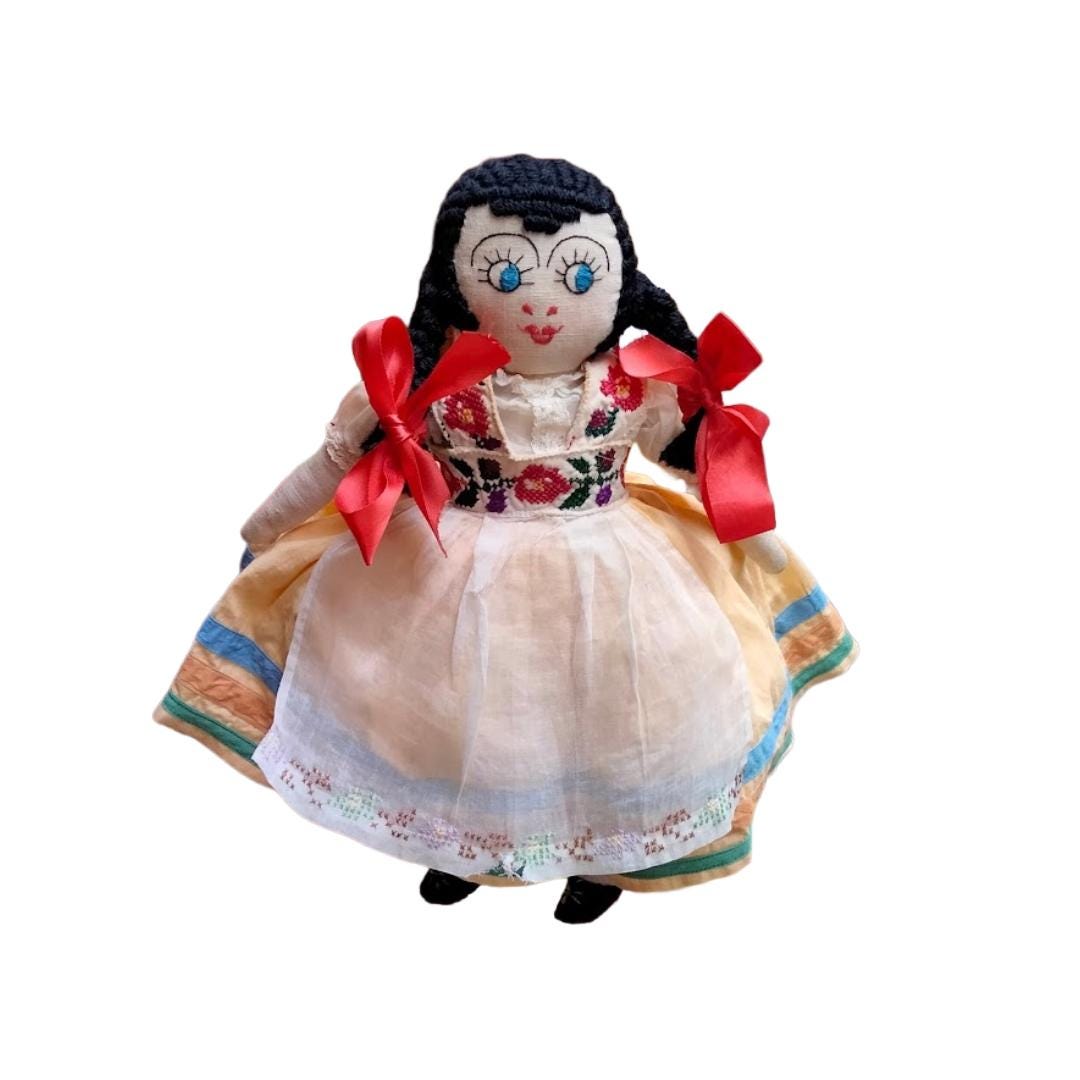 Vintage 1940s Mexican Festival Cloth Doll – 13" Handcrafted Heirloom Display Piece
