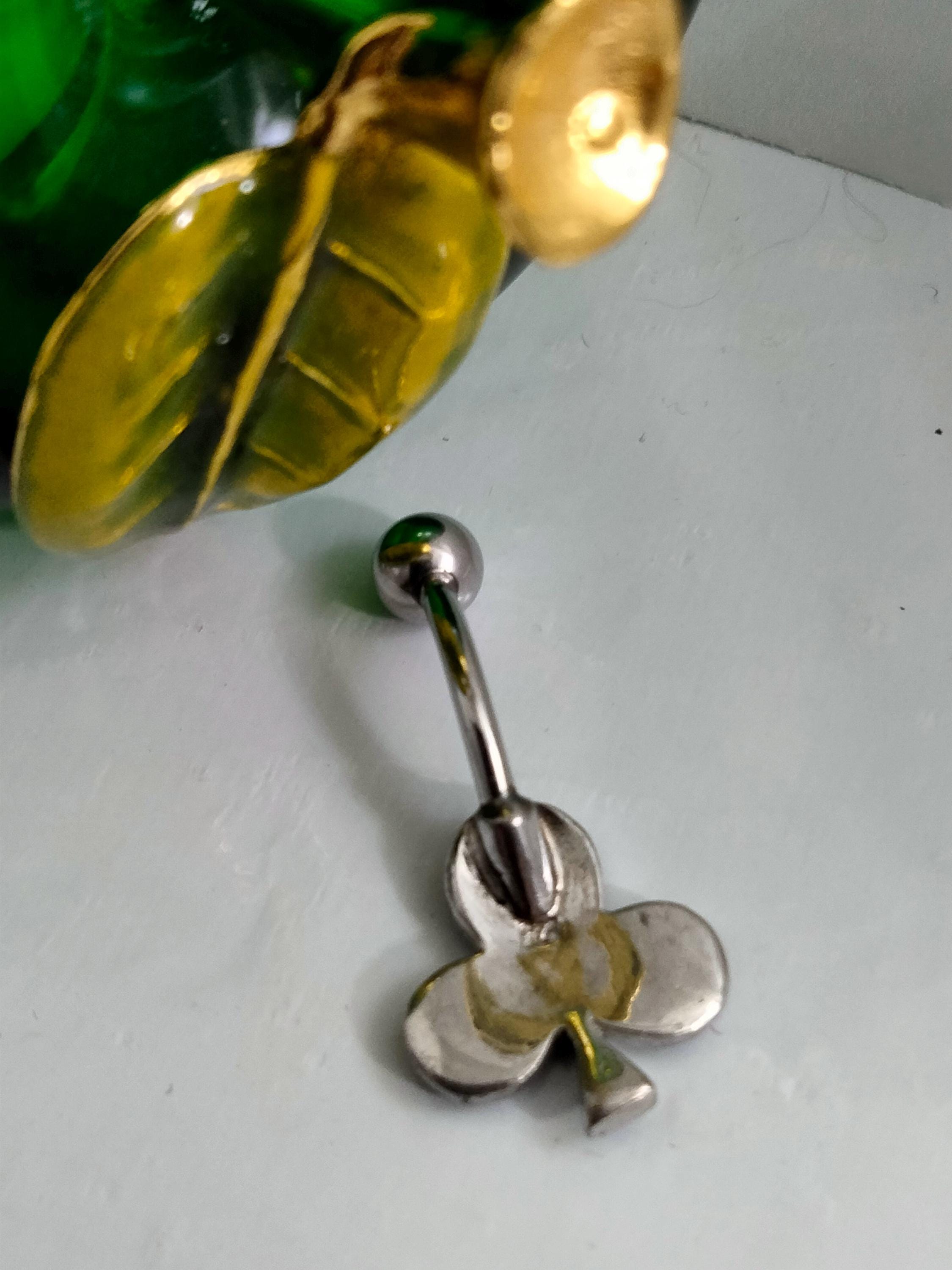 Blue Rhinestone Clover Belly Ring – Surgical Steel