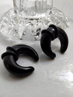 00G Black Glass Buffalo Pincher Ear Stretcher – U-Shape, Metal-Free, Sold as Pair