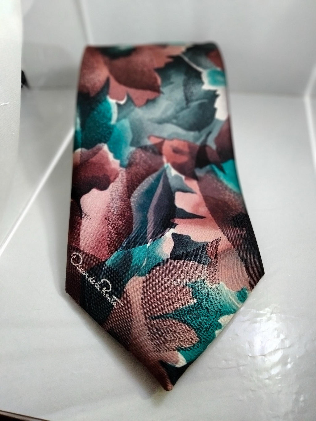 Oscar De La Renta Men's Necktie - Vintage, Designer, Made in USA