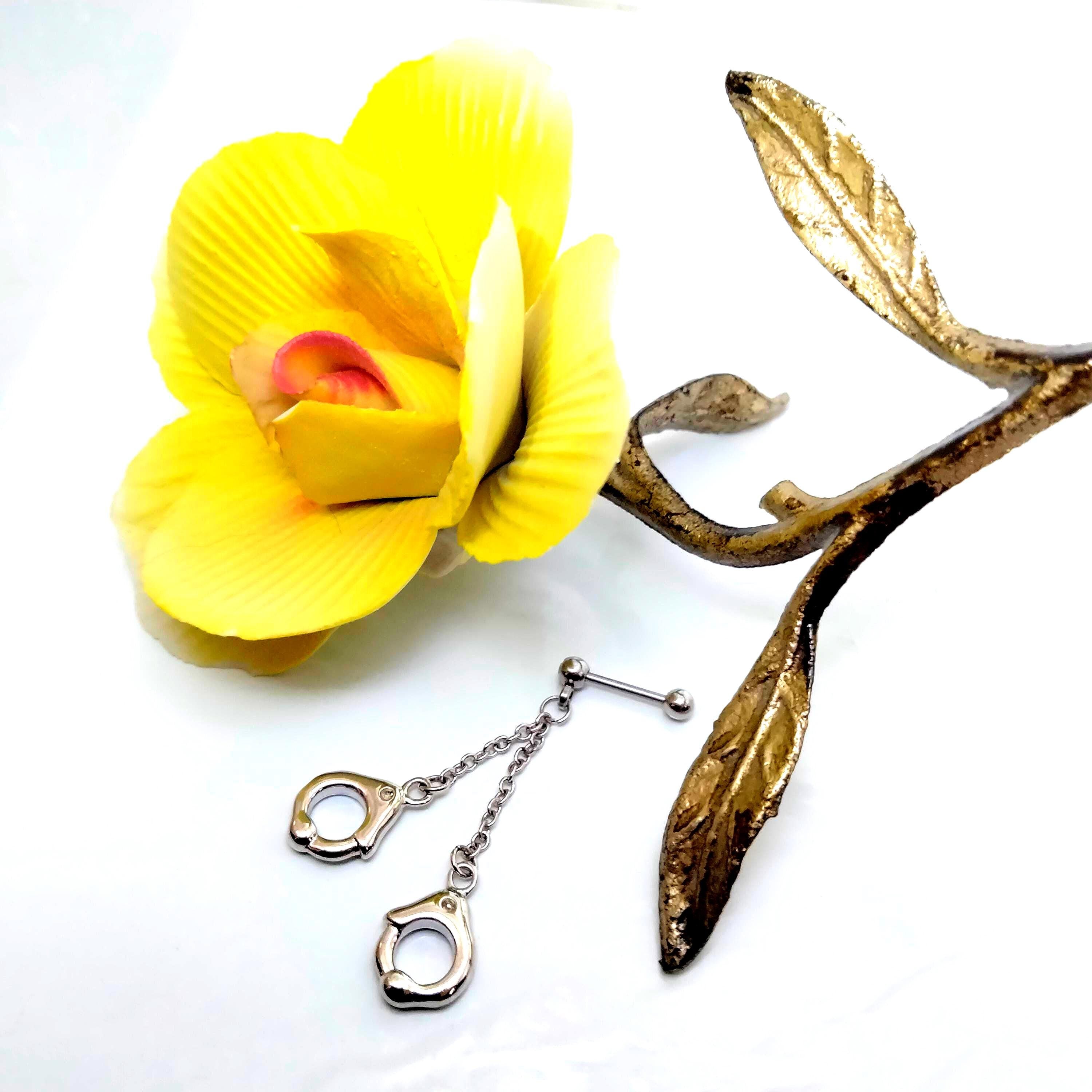 16G Handcuff Dangle Cartilage Stud | Titanium | Helix & Lobe Piercing