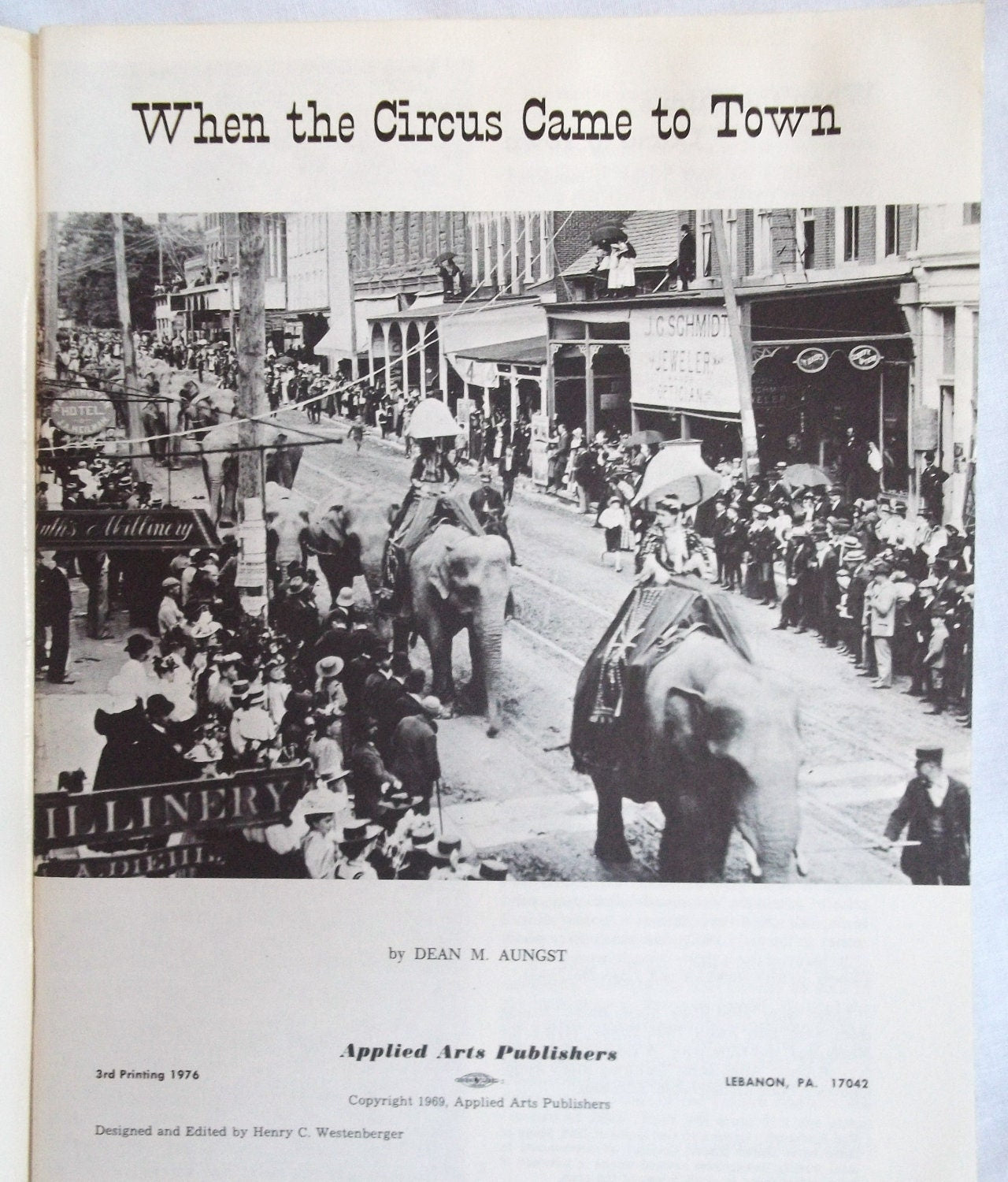 Ringling Bros. & Barnum Bailey Circus Book | "When the Circus Came to Town" | 1969 | Rare Vintage
