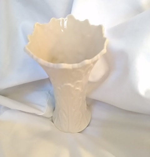 Vintage Lenox Woodlawn Vase – Creamy Vanilla Ceramic with Foliage Texture, Made in USA