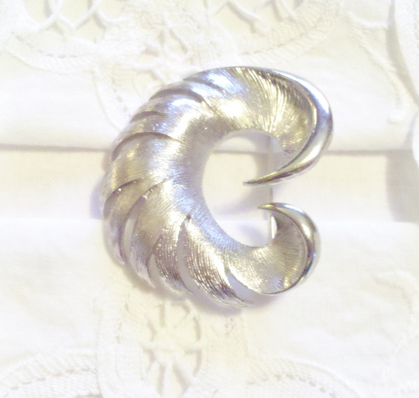 Vintage Torino Twin Swans Brooch – Brushed Silver Tone, Signed Designer Pin