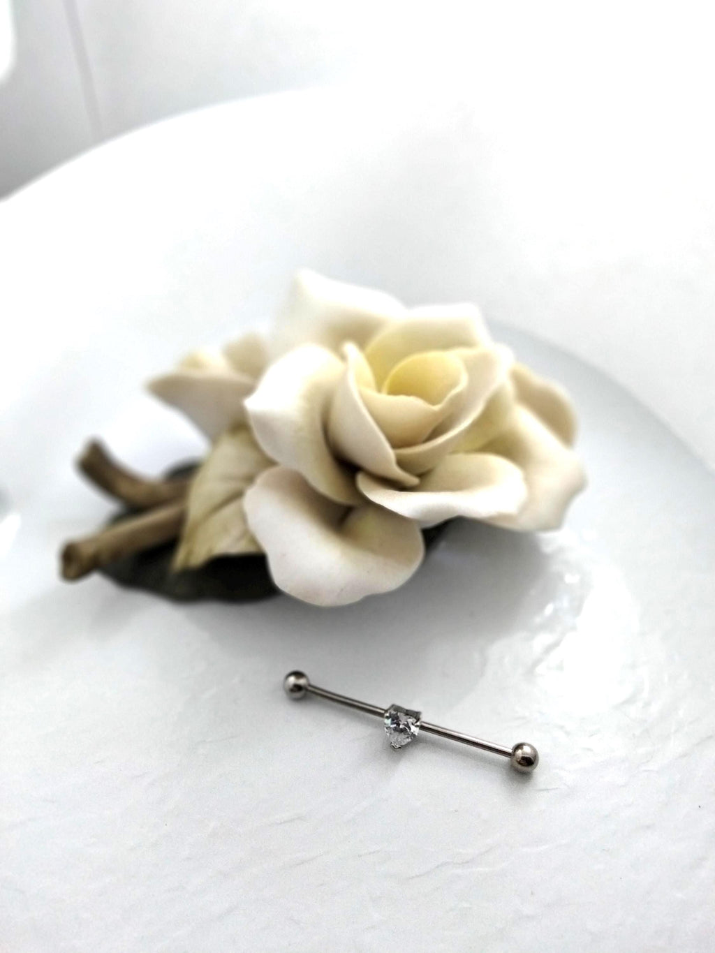 14G Industrial Barbell – Surgical Steel, Diamond-Like Heart Stone, Prong Set