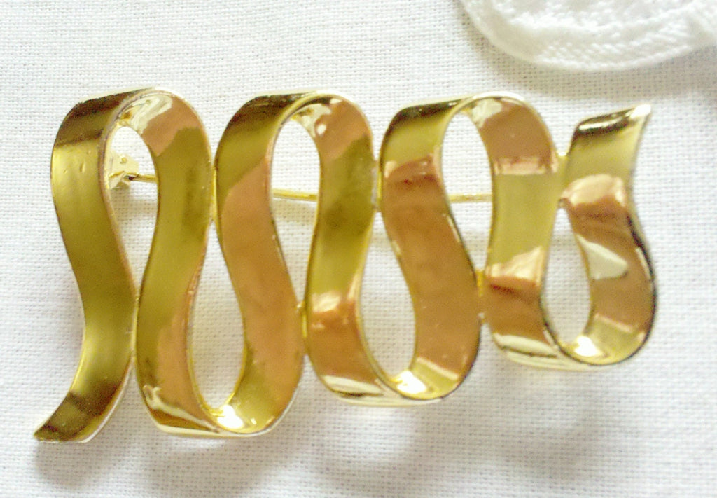 Vintage 1980s M Jent Large Ribbon Brooch – High Polished Gold Tone