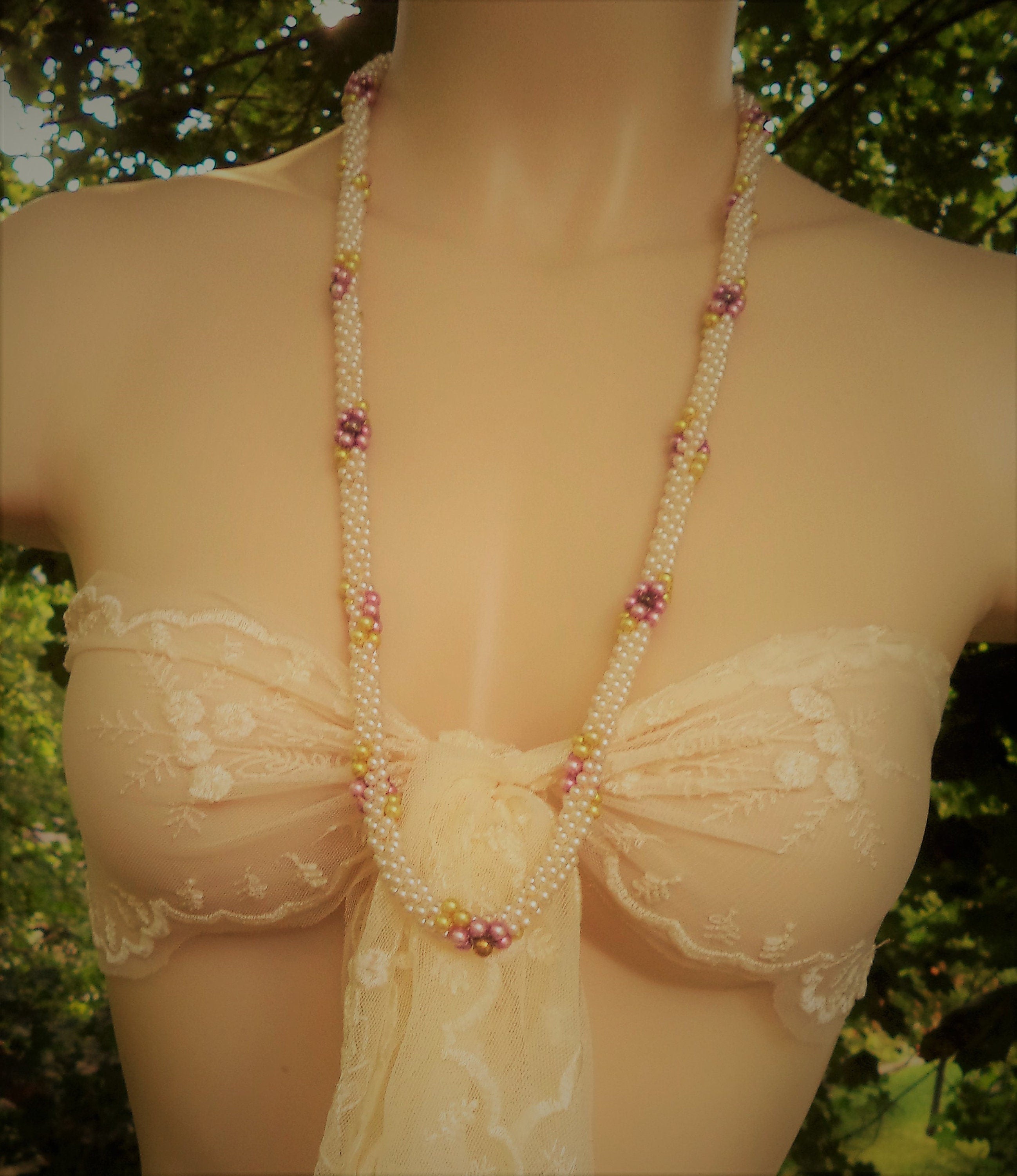 Vintage Faux Pearl Crochet Rope Necklace – Lavender & Gold Grape Design, 15"
