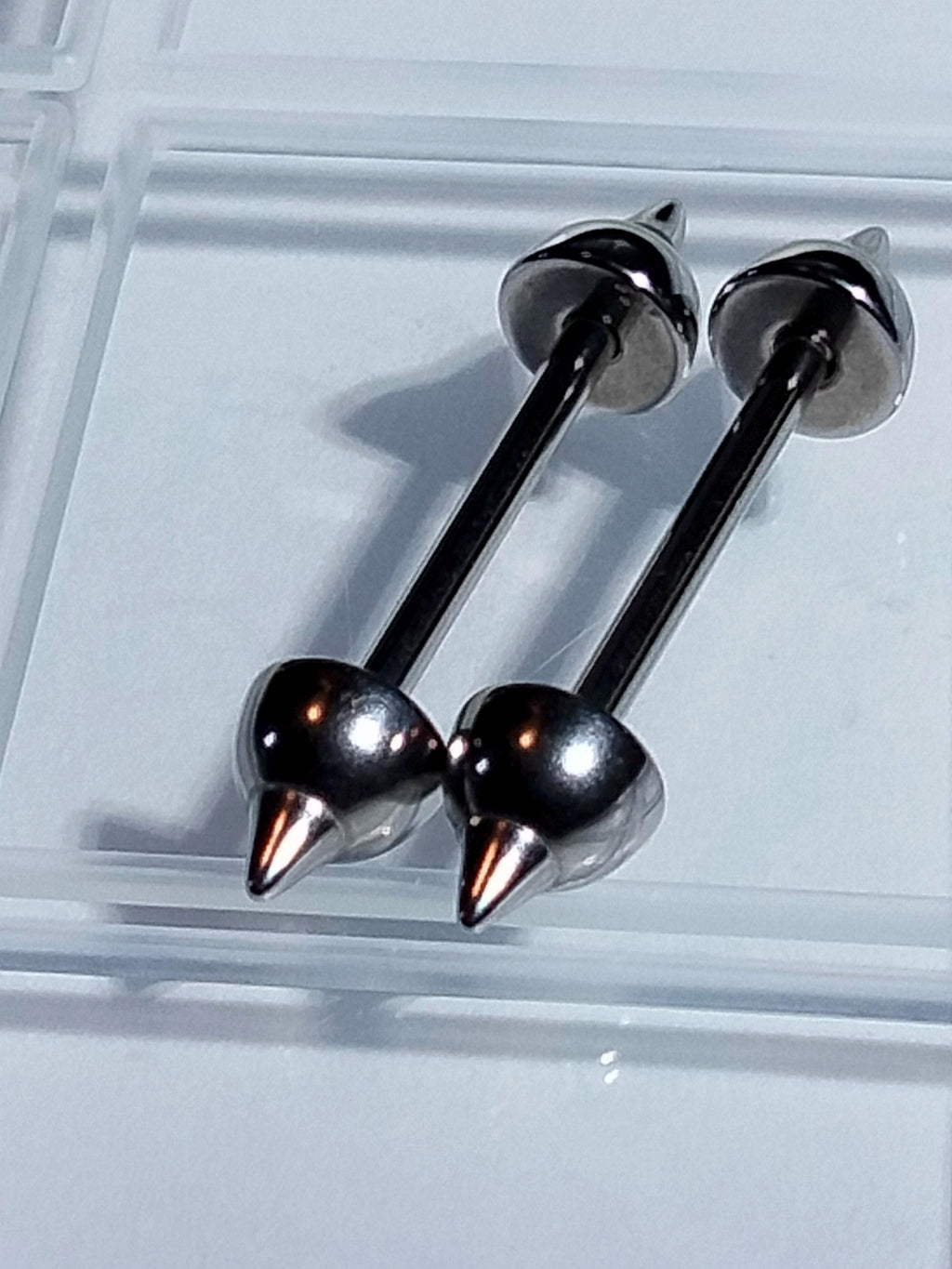 14G Titanium Spike Nipple Barbell – Gothic & Punk Cone Ends, Silver, 1-1/8"