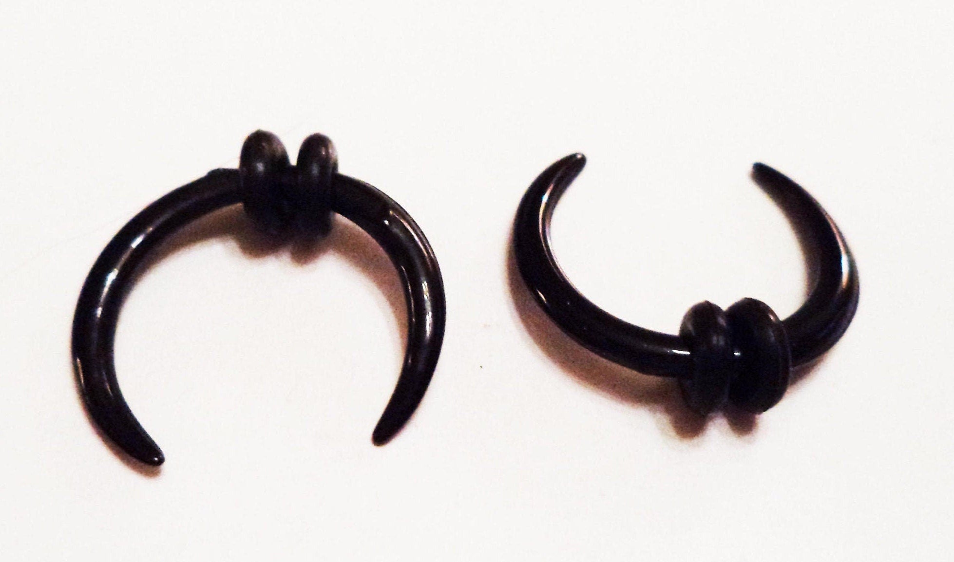 12G Black Acrylic Pincher Taper | Septum Ring & Stretcher | Buffalo Horseshoe